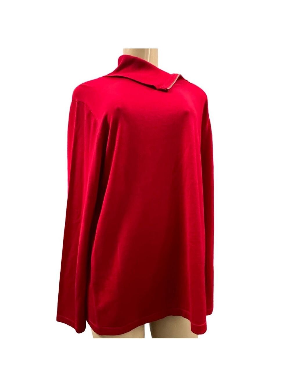 🎩🗝️ NWT $69 Investments
Plus Size Long Sleeve Envelope Zip Neck Sweater - RED